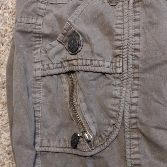 Capris - Picture 4 of 5